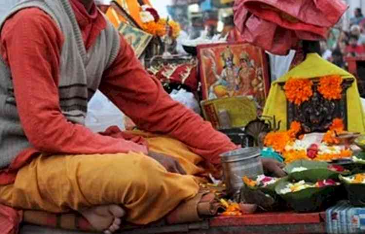 Poll time is boom time for astrologers, pandits in UP