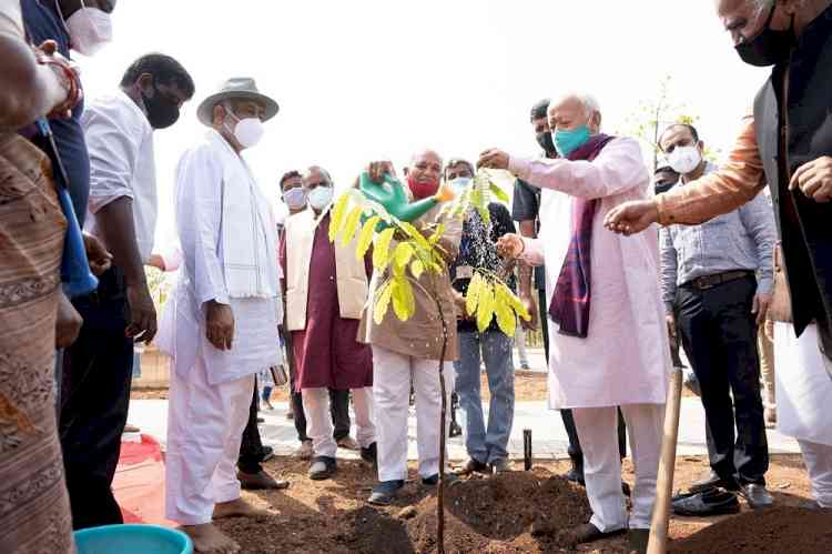 RSS chief visits Heartfulness headquarters in Hyderabad