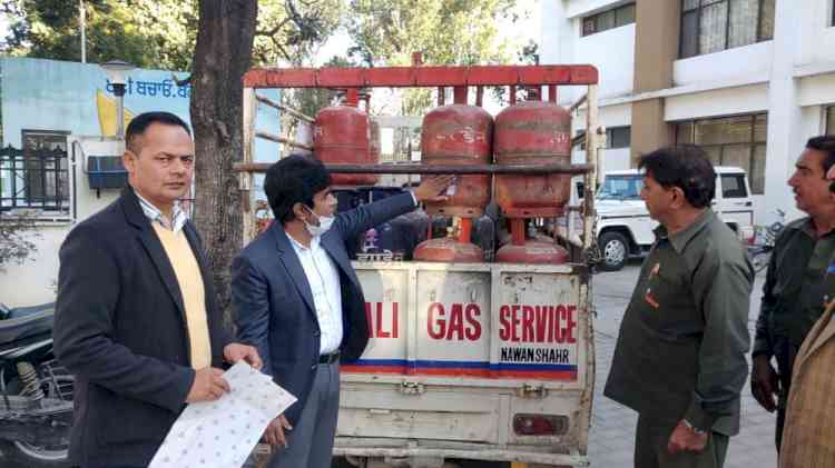 Admin adopts innovate way to boost polling, stickers on all LPG cylinders for voting on Feb 20