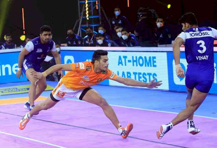 PKL 8: Puneri Paltan thrash Haryana Steelers to keep playoff hopes alive