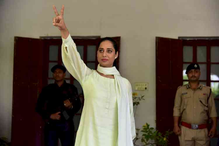 From playing the role of a politician to joining politics, Mahie Gill goes from reel to real