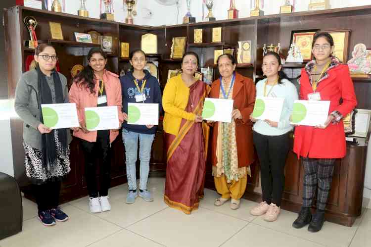 Students of HMV Collegiate School won second position at State Level in Wipro Earthian Educator Programme