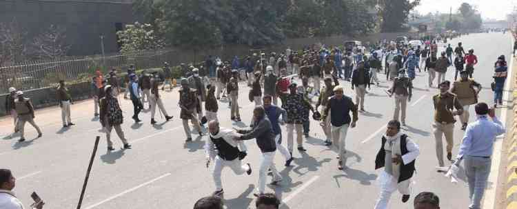 Several injured as police used lathi charge on LJP workers in Patna