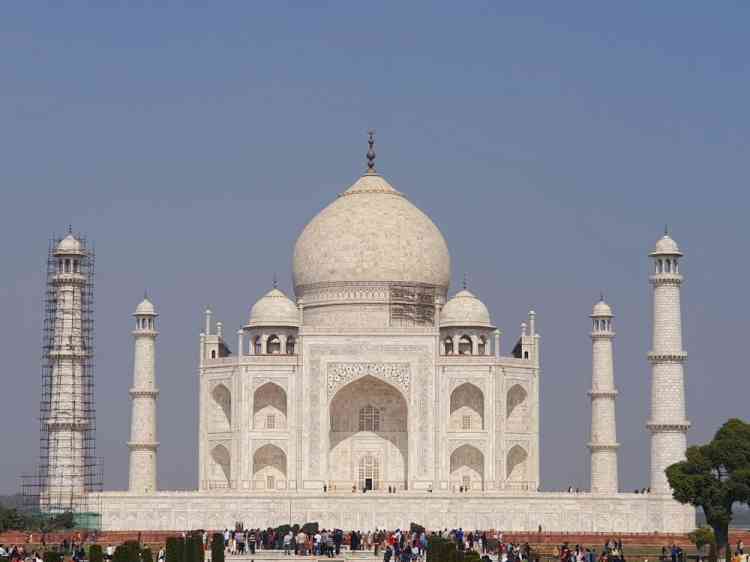 VHP activists stopped from reciting 'Hanuman Chalisa' in Taj Mahal