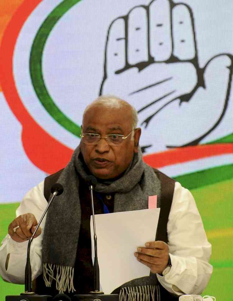 Kejriwal must clarify on Kumar Vishwas' statement: Kharge