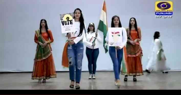 KMV’s Fashion Show on ethical voting broadcasted by Doordarshan Kendra