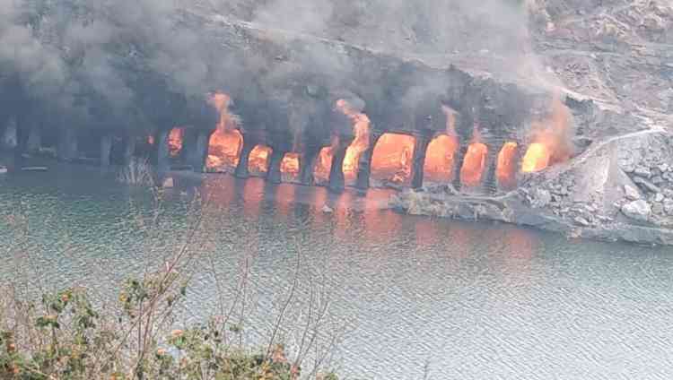 People's lives in danger as fire intensifies in Jharkhand coal mine