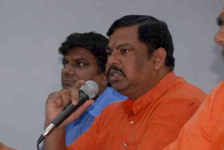 EC bans Telangana BJP MLA from campaigning for 72 hrs