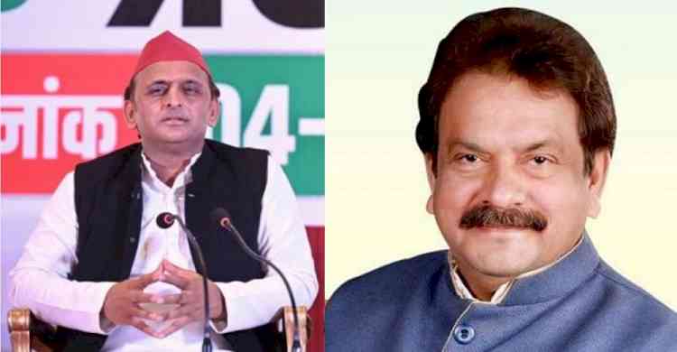 Battle for UP: Akhilesh, Baghel won't vote for themselves