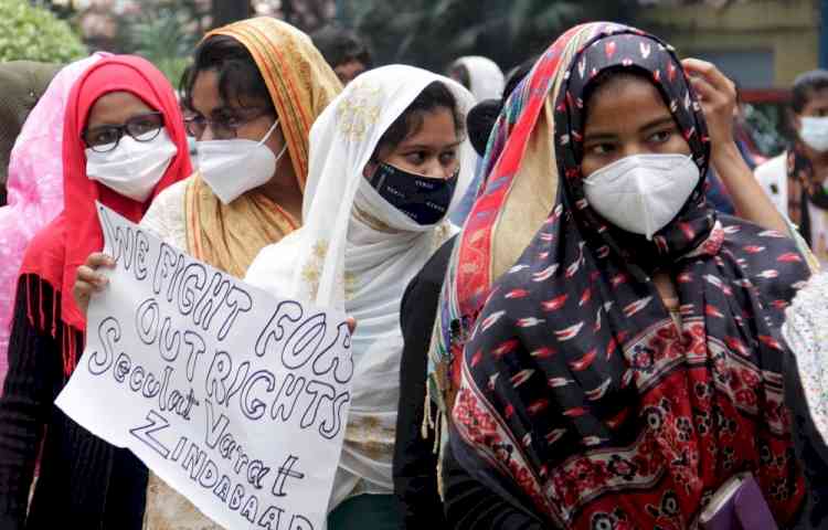 Right wing activists detained for protesting against girls wearing burqa at Surat school
