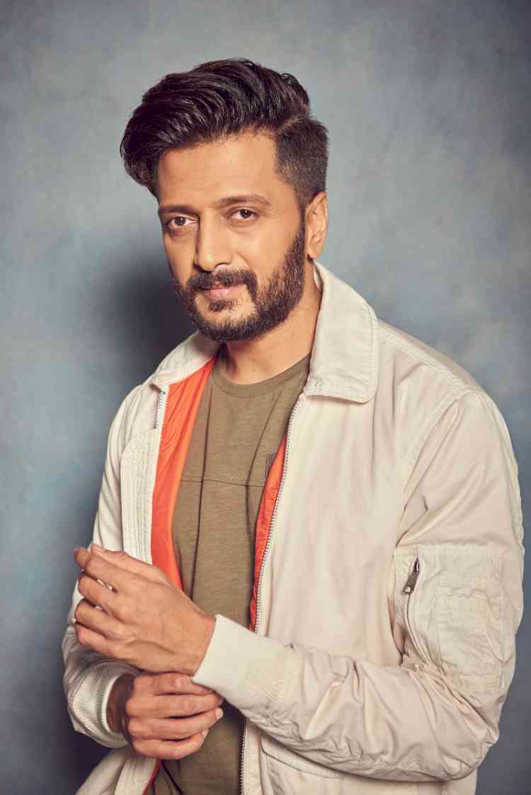 Riteish Deshmukh makes Bollywood-style entry on MX TakaTak