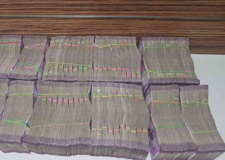 Rs 1K cr worth of cash, liquor seized in poll-bound states