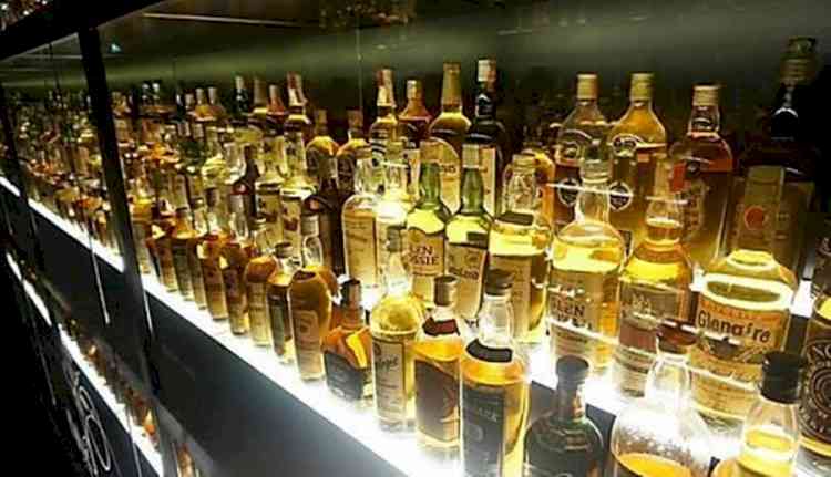 Delhi govt discontinues discounts on MRP of liquor