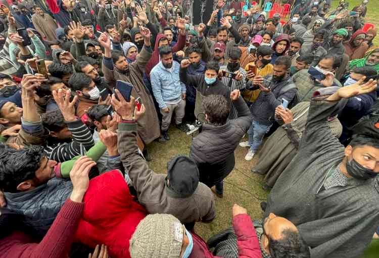 Youth group holds rally in Srinagar, claims stake in political power