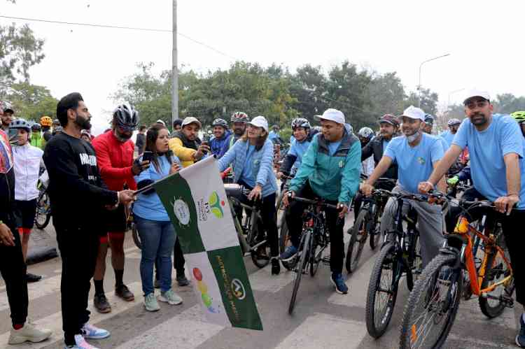 Kidney Health: Hundreds take part in `Cyclothon’ at Sukhna Lake