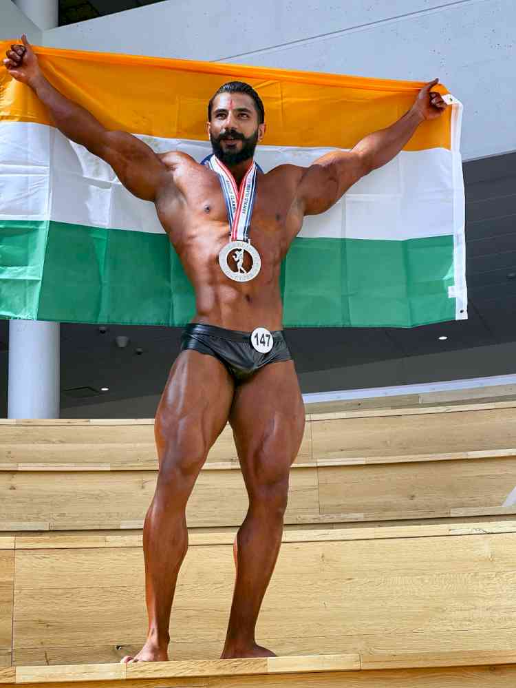 Bharat Walia wins silver medal at Arnold Classic in US
