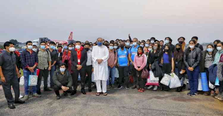 Odisha CM welcomes students returned from Ukraine