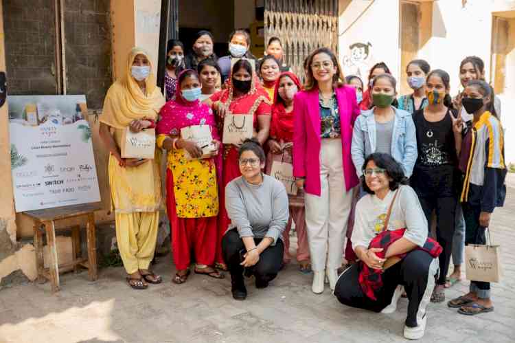 Vanity Wagon celebrates Women’s Day with Smile Foundation