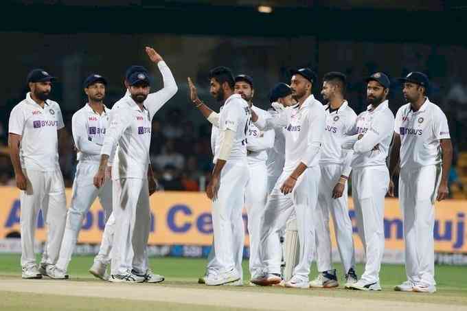 Pink ball Test, Day 2: Sri Lanka 28/1 at stumps, need 419 runs to beat India