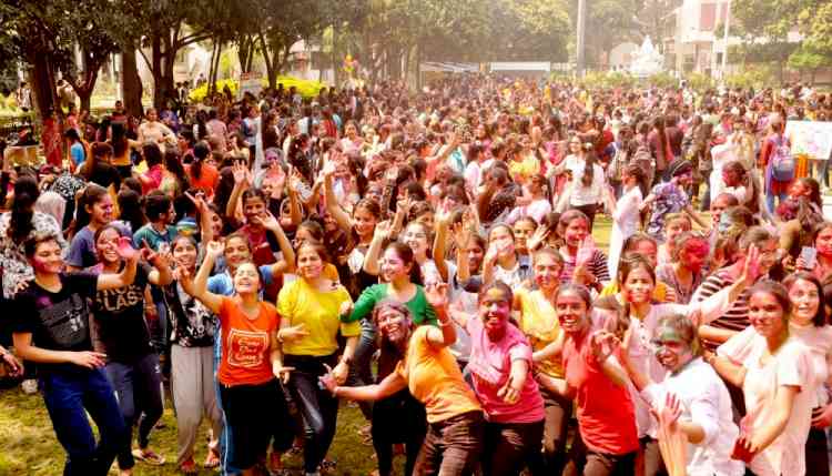 KMV celebrates festival of Holi with full zeal and enthusiasm