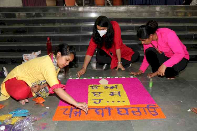 LPU organized ‘Rangoli’ Competition for Staff-Members