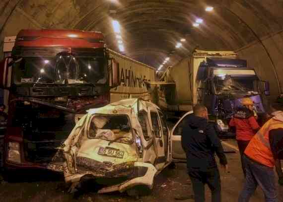 30 people injured in Turkey tunnel pile-up