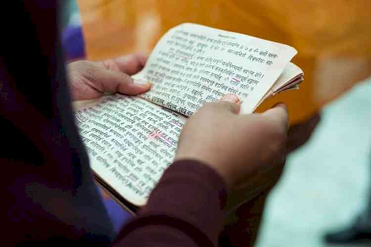 Teach Gita to students but do not impose on others: Deoband clerics