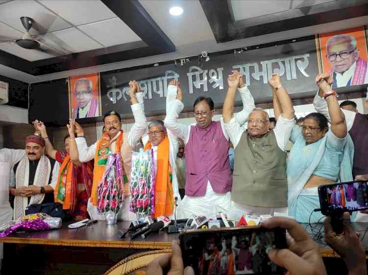 All three VIP MLAs in Bihar join BJP, Sahani heading for sack?