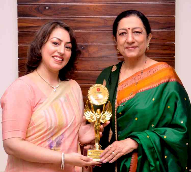 Prof. Dr. Atima Sharma Dwivedi bestowed with Outstanding Educationist Award by St. Claire’s Institute for exemplary contribution to Women Empowerment 