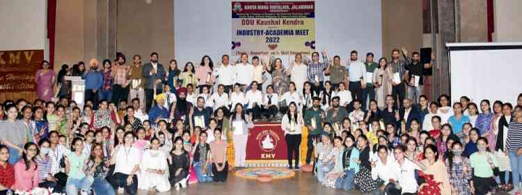 KMV organises Industry Academia Meet 2022