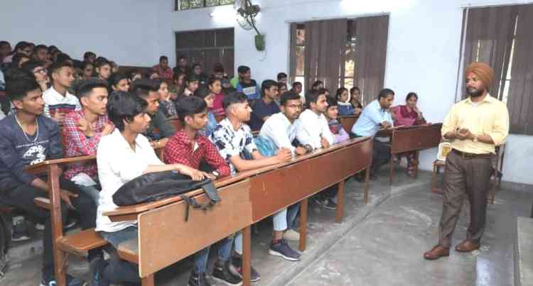 Seminar on ‘Rights and Duties of Citizens’ held at Doaba College