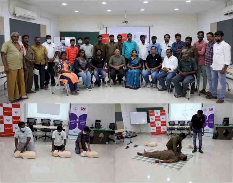 Walkaroo Foundation conducts ‘First-Aid’ Training and Awareness Program for auto and taxi drivers