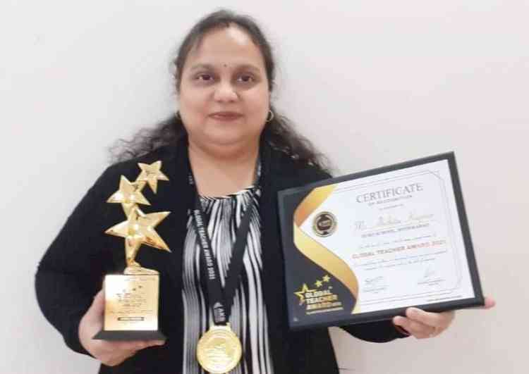 A tech-savvy teacher from EuroSchool wins Global Teacher Award 2021