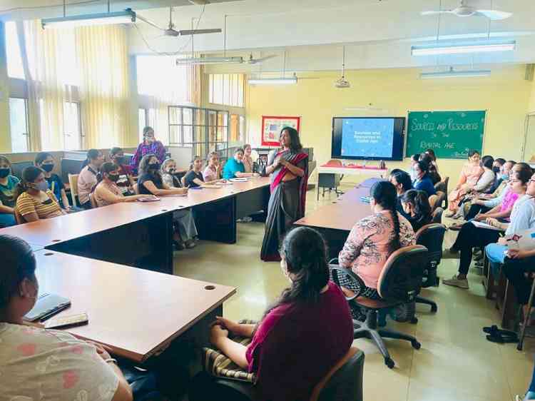 Home Science College organised talk on “Sources and Resources in the Digital Age”