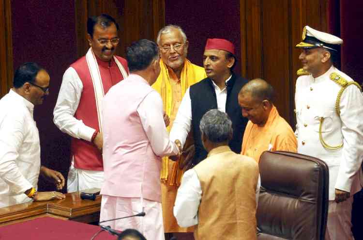 Yogi, Akhilesh welcome Mahana as Assembly Speaker