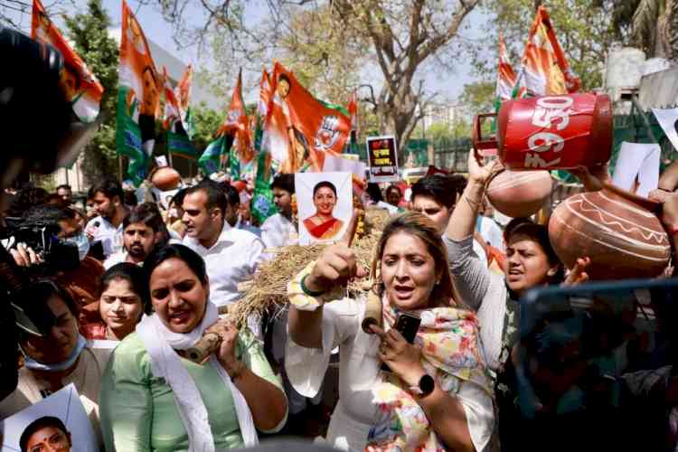 Youth Cong protests against fuel price hike