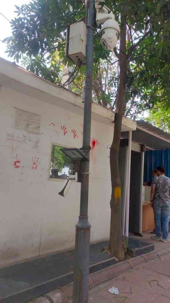 AAP moves Delhi HC seeking SIT probe into CM's house vandalism case