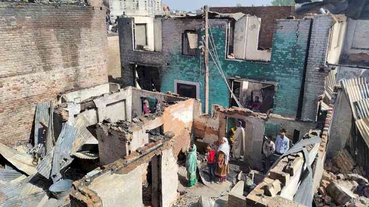 Fire destroys 22 houses in Srinagar