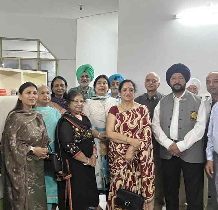 District Governor Rotary Club Dr Upinder Singh Ghai visits city