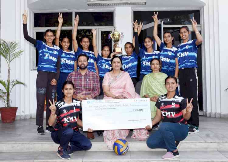 KMV’s Volleyball team bags Silver medal 