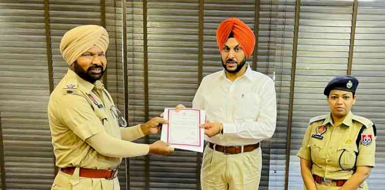Commissioner of Police conveys best wishes on birthday to 23 Punjab police cops in Ludhiana