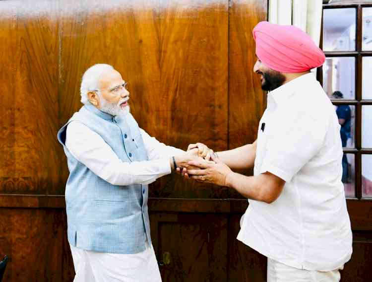 Ludhiana Cong MP meets Modi, sparks buzz