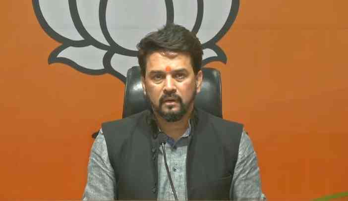 Congress does not look beyond Gandhi family: Anurag Thakur