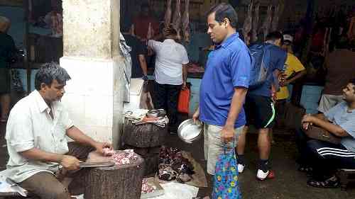 Meat shops open in Delhi's INA Market