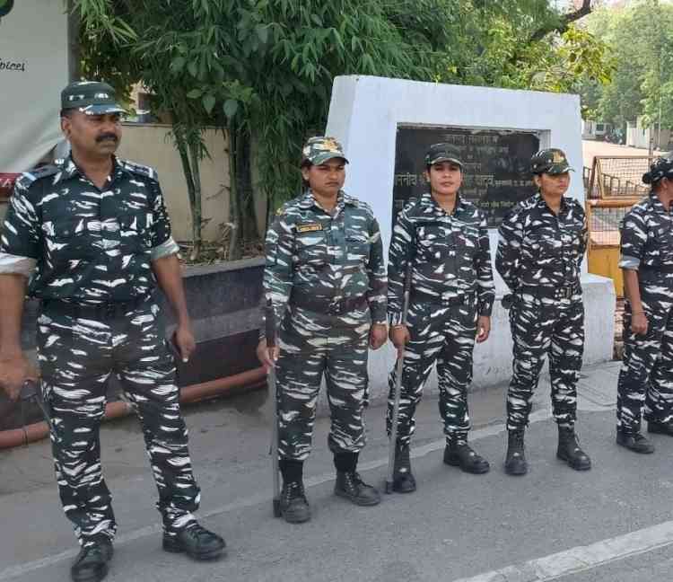 Security stepped up at Yogi's Lucknow, Gorakhpur residences