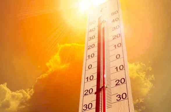 Delhi sizzles at 42.8 degrees C, no respite in sight