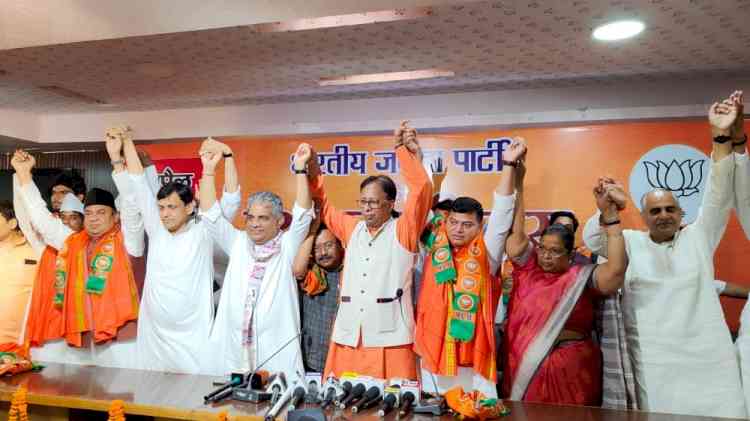 Over 50 VIP leaders join BJP