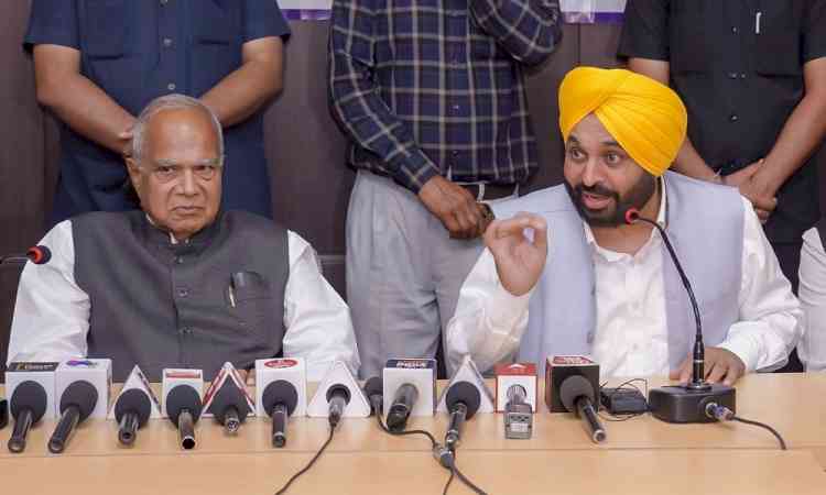 Punjab Guv, CM review preparedness along Pakistan border