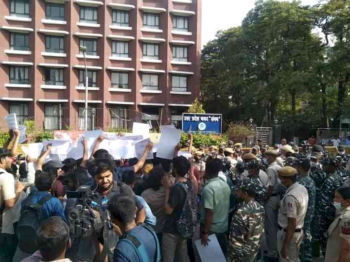 Delhi: Students, activists demanding Hindu seer's arrest detained