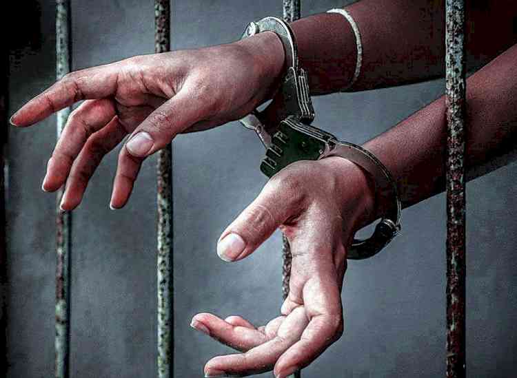 Fake job racket busted, 5 held